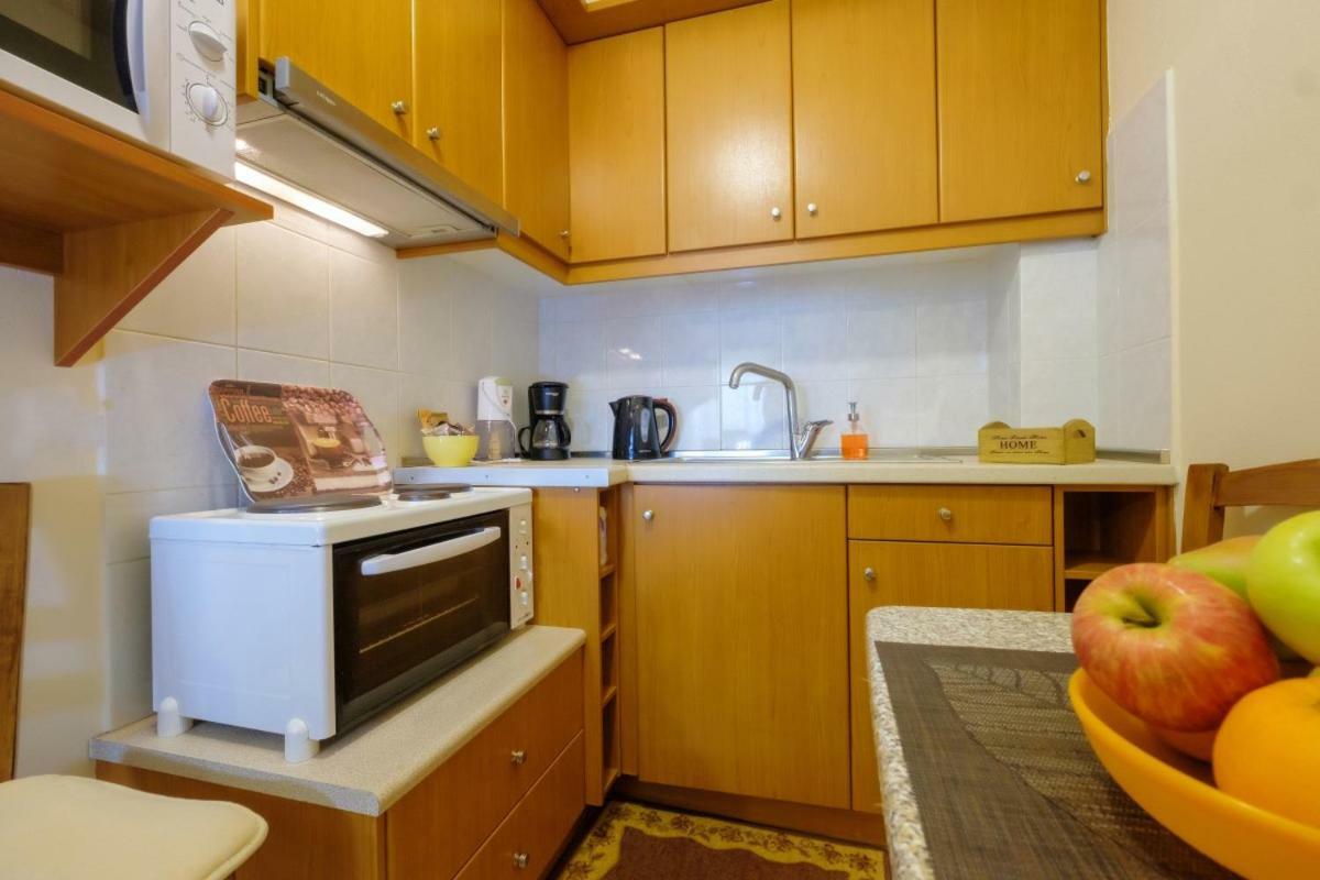 Filothei Apartments มิกรา มานดิเนีย ภายนอก รูปภาพ